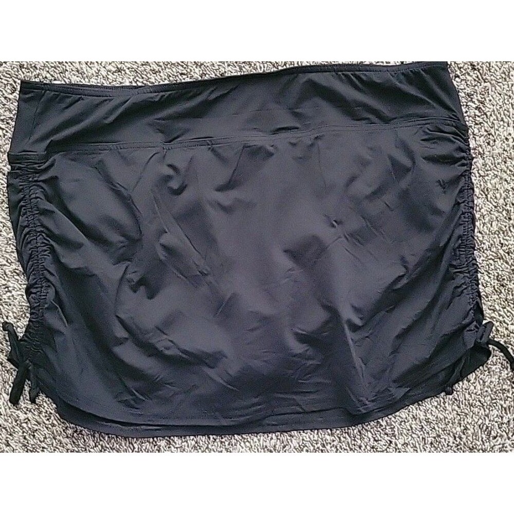 Women's 18 Black Swim Skirt Solid attached bottoms adjustable Lands' End S1150